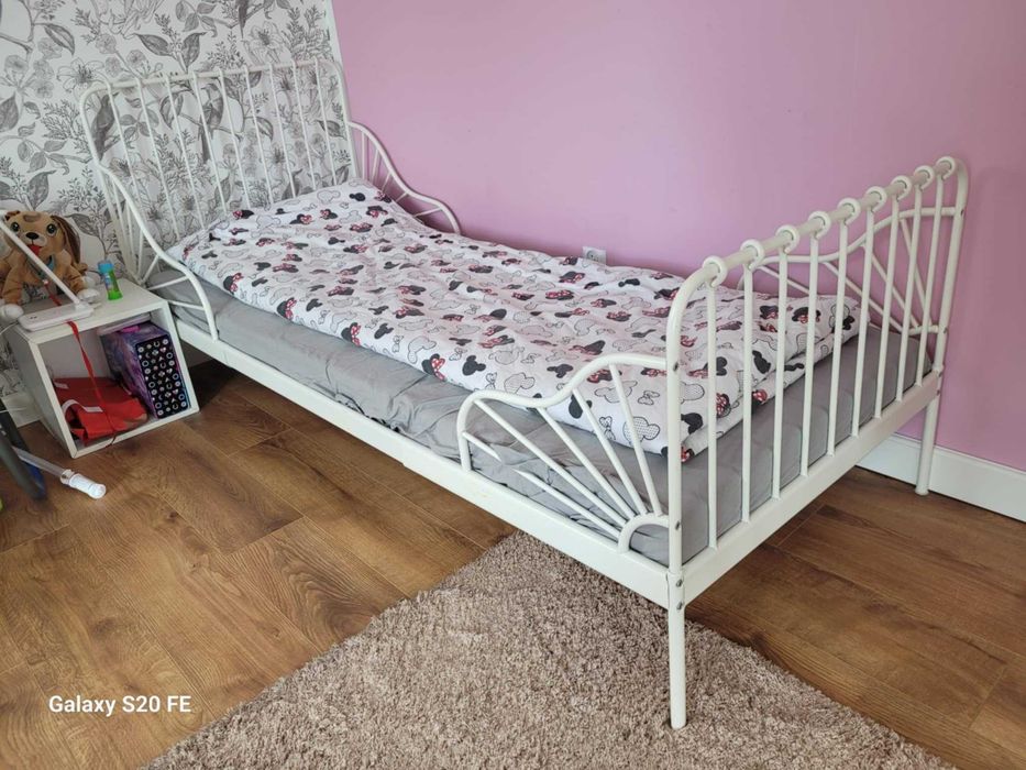 łóżko Minnen IKEA (rosnące) + dno łóżka + materac Innerlig (mam 2 szt)