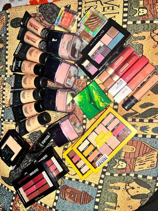 Помади,пудри,тоналка  Лореаль, Мейбелін