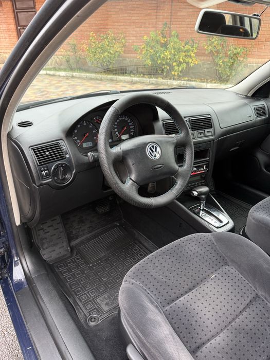 Volkswagen GOLF 1.6 MPI Avtomat