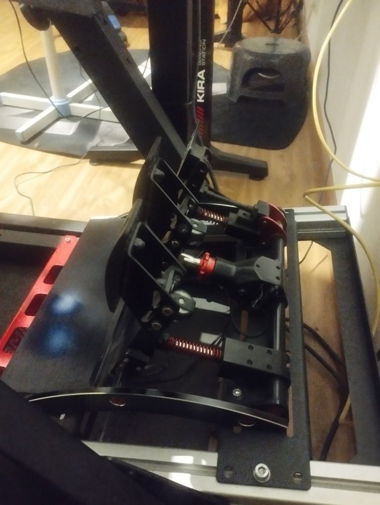 Pedais Fanatec V3 com break performance kit.