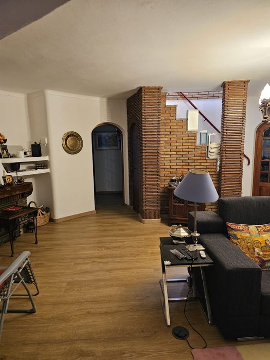 Moradia 6 quartos