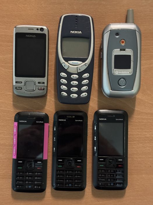 Vintage Mobile Phone Set (6 Units) – For Use or Collection64309591585539122