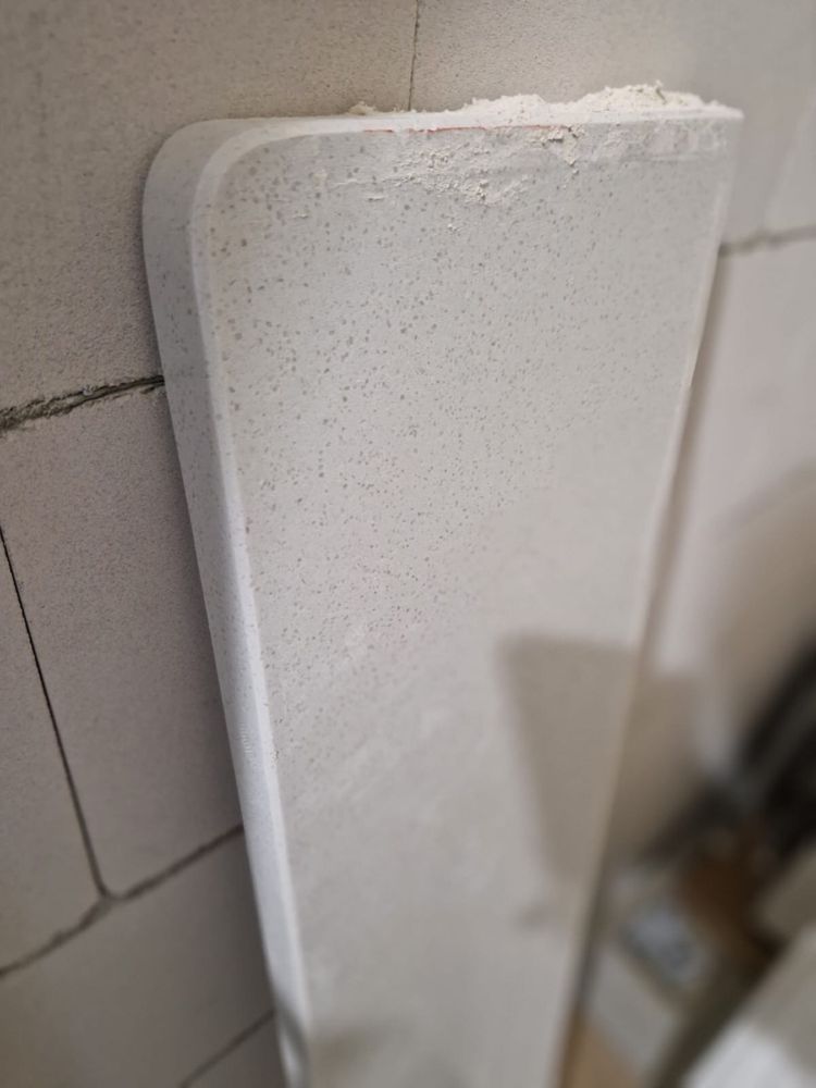 Bialy parapet konglomerat marmur granit nowy