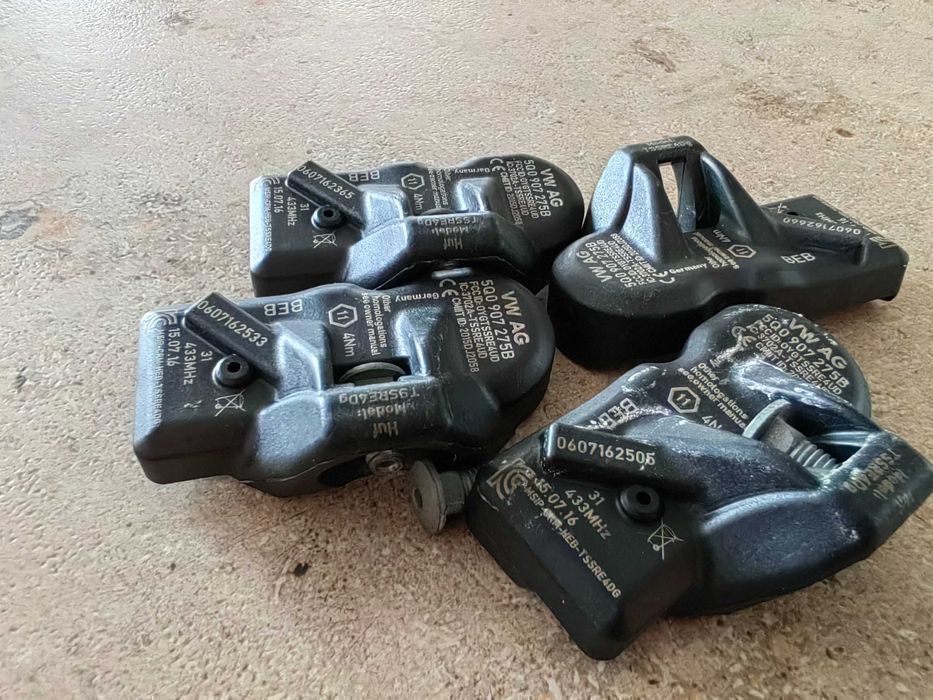 Czujnik ciśnienia w koła TPMS Audi A4 A6 VW Golf Passat Skoda 5Q0
