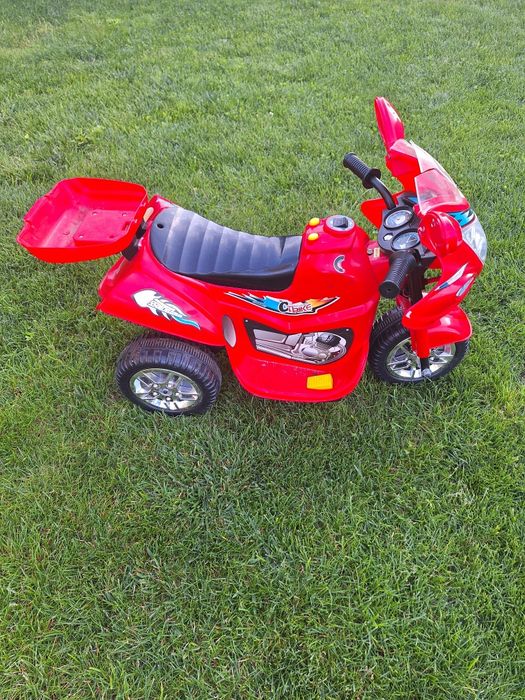 Motorek na akumulator uszkodzony , czerwony