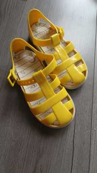 Sandały Igor 27 żółte