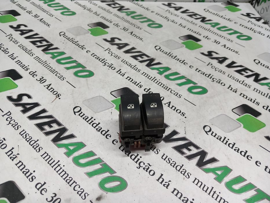 Comando / botão / interruptor vidros frente esquerdo RENAULT Scénic II