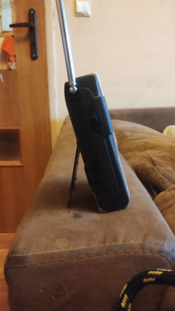 Przenośny telewizorek na baterie CASIO TV-880
