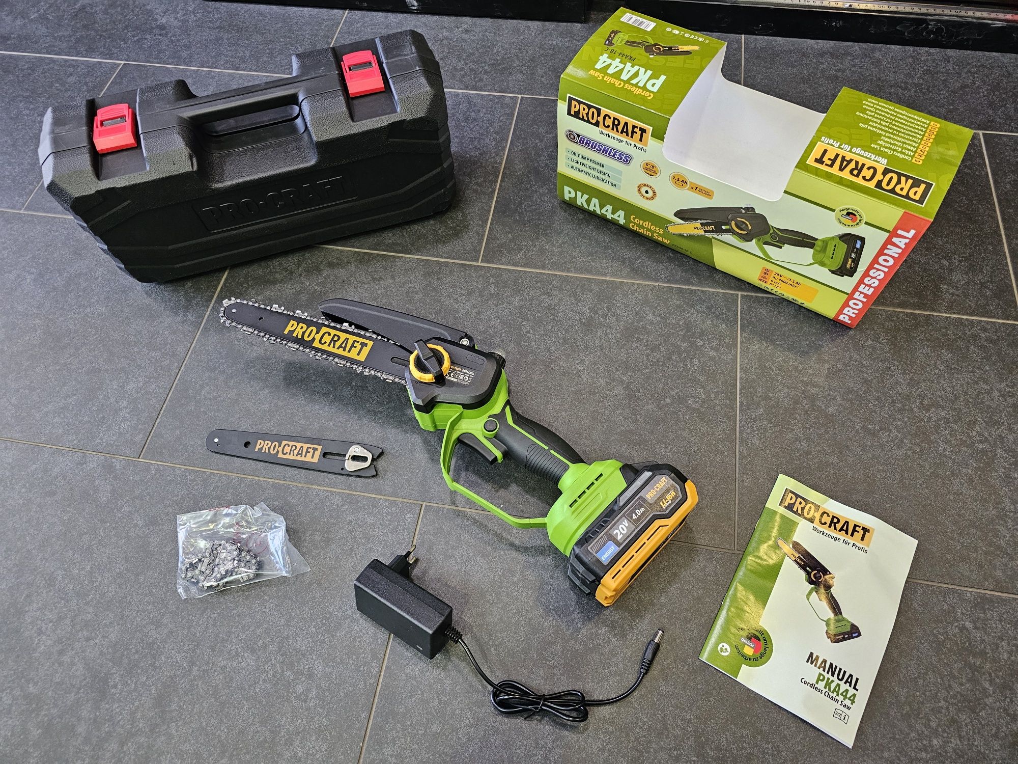 ProCraft PKA44 Мини Пила Аккумуляторная Акум.4.0Аh +2шт Шины ,2шт Цепи