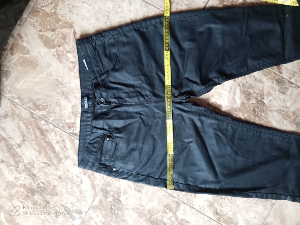 Sprzedam damskie spodnie woskowane r.30