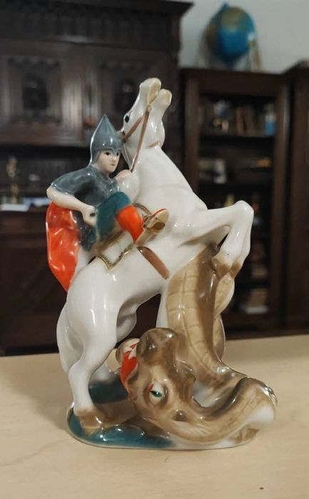 Rzadka porcelanowa figurka Połonne