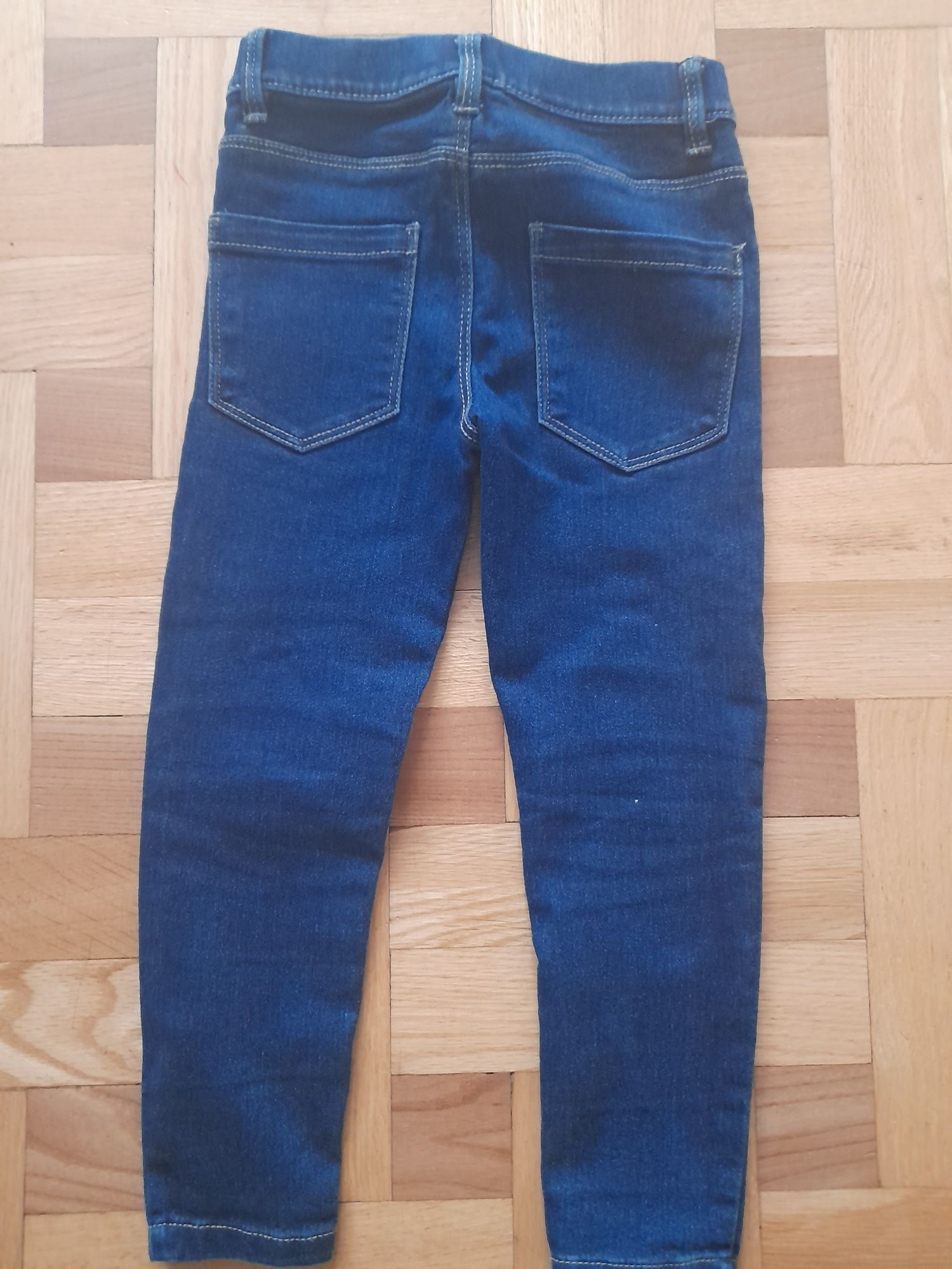 3 pary spodni jeansowych rozmiar 104