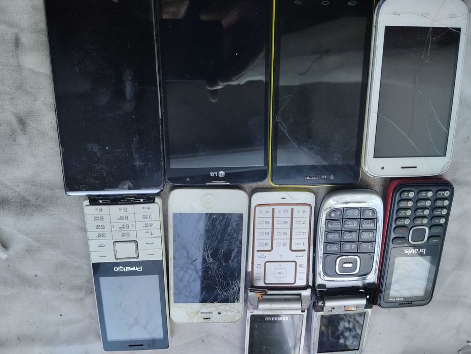 Мобілки Nokia Bravis на пів робочі 130г