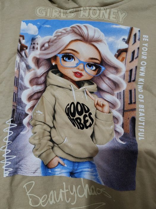 Dres dziewczęcy nowy