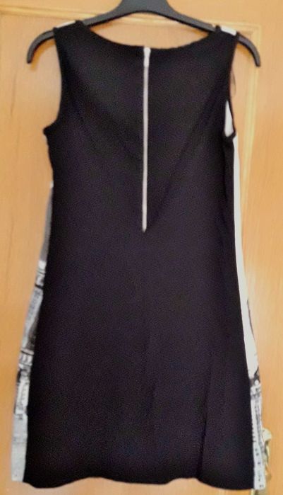 Vestido preto e branco, decote redondo - tam 36