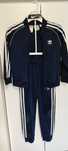 Dres Adidas granatowy 122