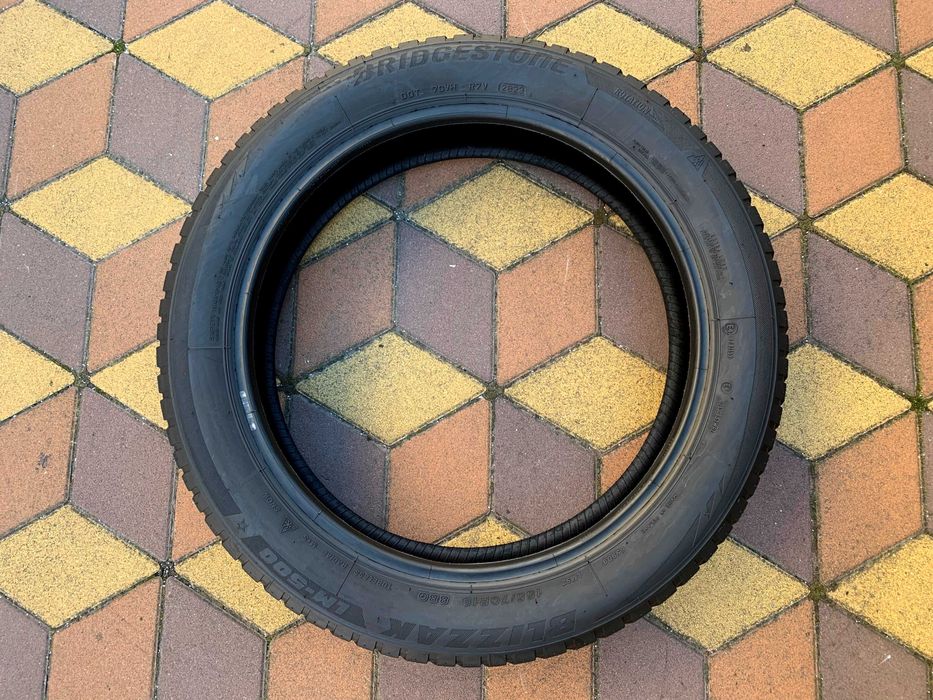 155/70 R19 Bridgestone Blizzak LM500. Шини зимові для BMW i3