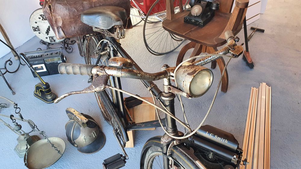 Bicicleta Antiga Pasteleira