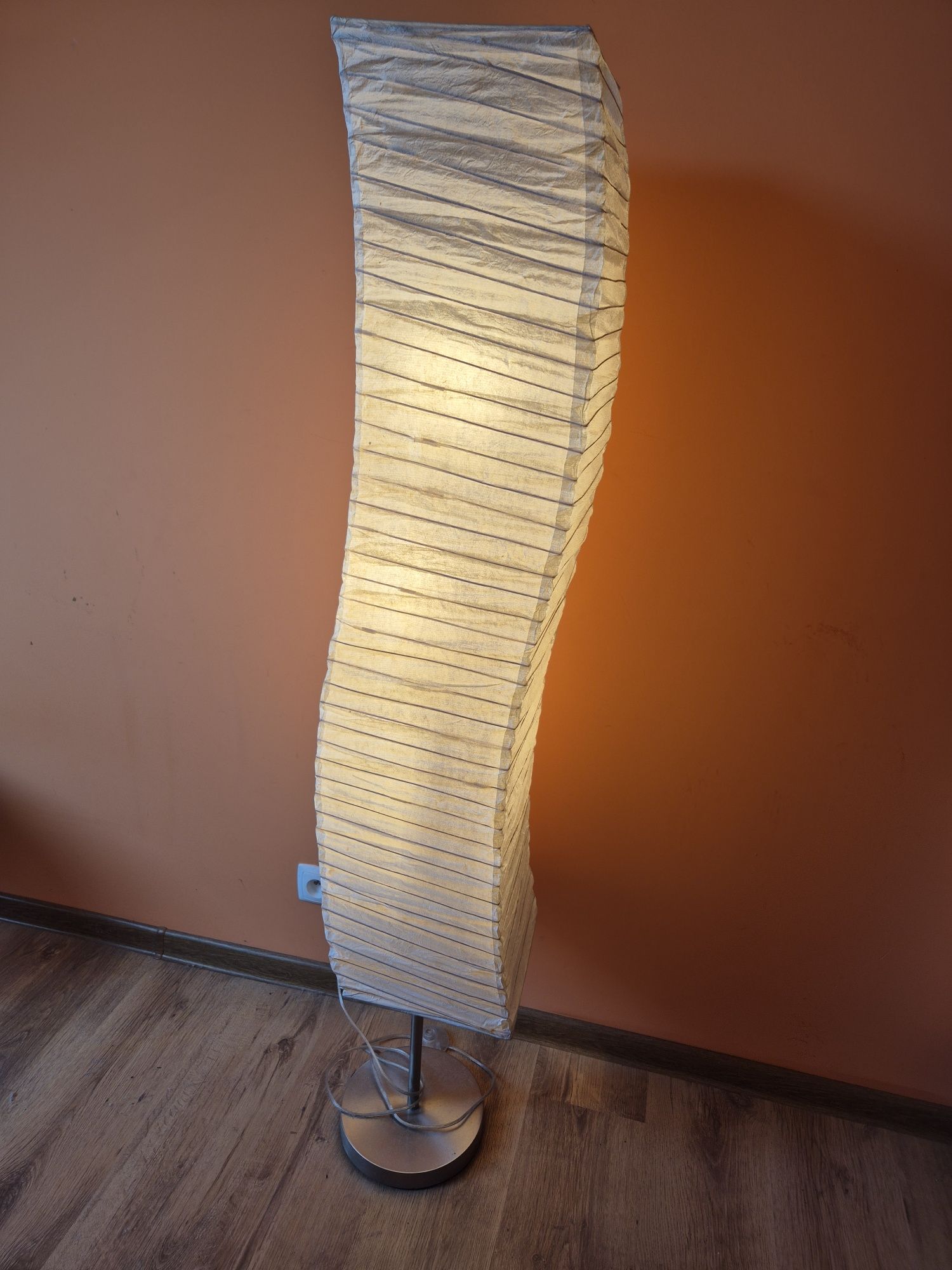 Lampa stojąca srebrna