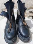 Botas pretas senhora
