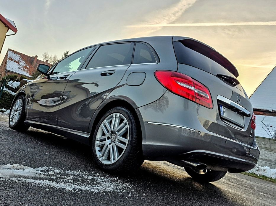 Mercedes B-Class W246 B200CDI#FullLEDY#Panorama#RADAR#Navi#ALU#StanBDB