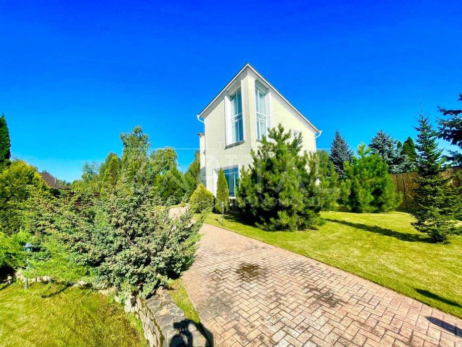 ВЕЛИЧНА РЕЗИДЕНЦІЯ біля води 420м2 — розкіш і приватність у Плютах