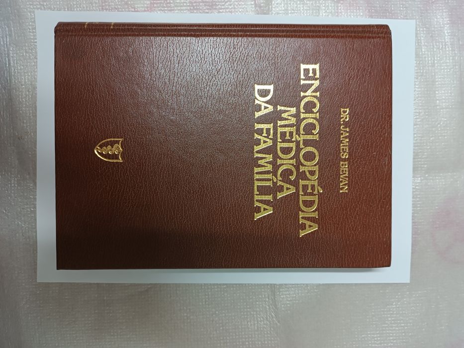 "Enciclopédia médica da família" de Dr.James Bevan