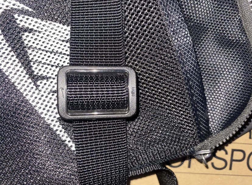 Сумка Nike через плече (бананка/крос-боді)