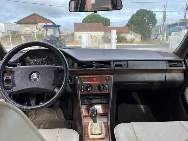 Mercedes-Benz E 200 2.0D - 89