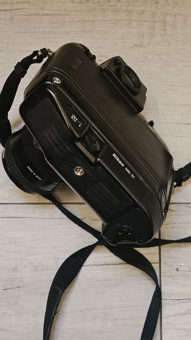 Nikon f4 plus obiektyw super stan
