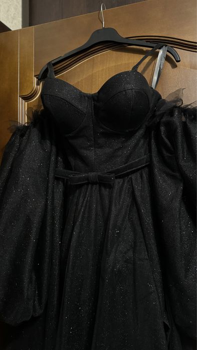 Вечірня/випускна сукня, чорна з блискітками