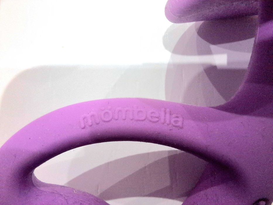 Mombella Gryzak zabawka ośmiornica z wypustkami