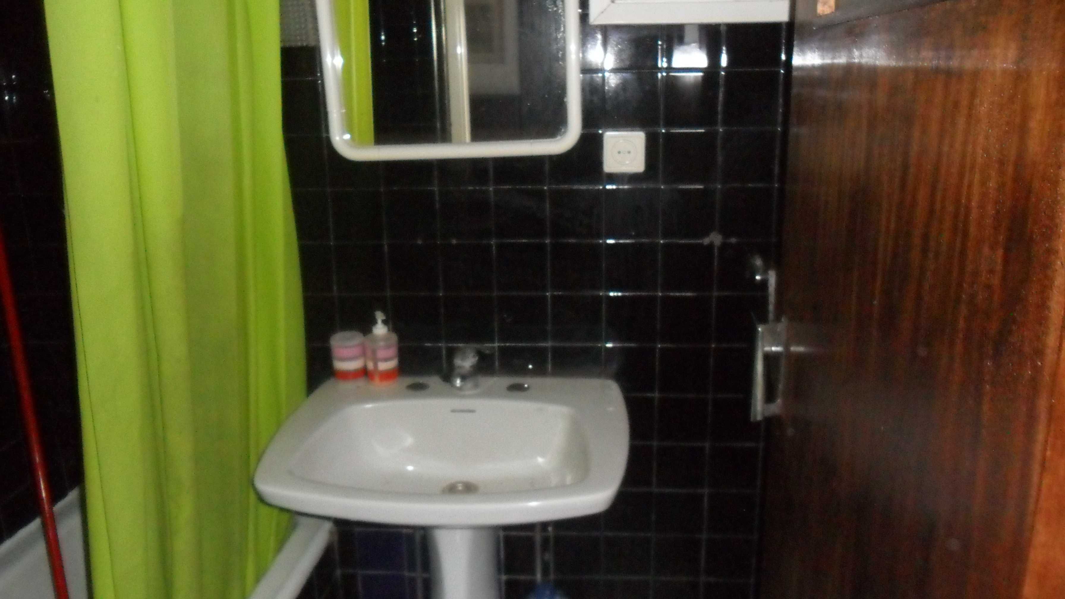 apartamento t1+1 na rua Antero de Quental junto à Constituição,