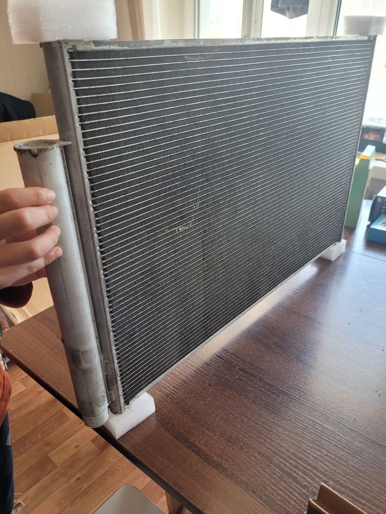 Продам радиатор кондиционера оригинал на тойоту королла 2014год