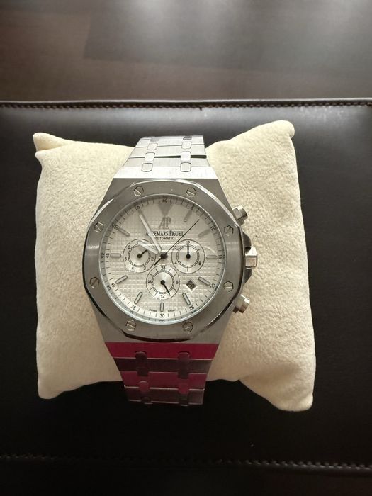 часы AUDEMars  PIGUET новые!