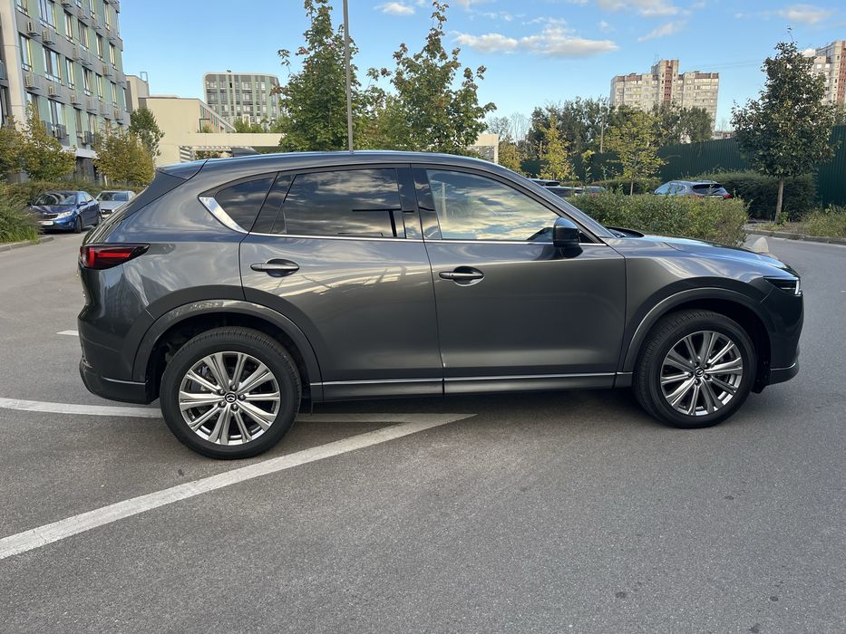 Mazda cx5 Signature 2023
