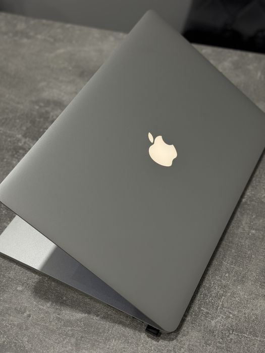 Ноутбук Apple MacBook