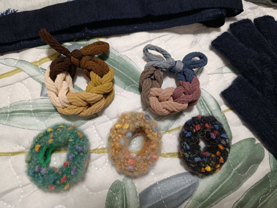 Аксесуари для волосся / Різні заколки, гумки, обруч