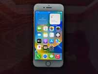 Смартфон Apple iPhone 8 A1863 64GB с фирменным чехлом, блочек и кабель