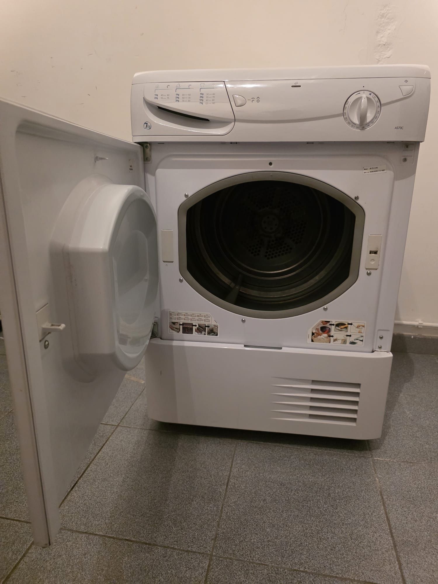 Máquina de secar a roupa Ariston 7 kg