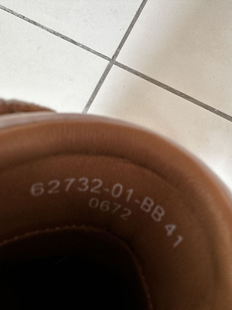 Stylowe sneakersy Kazar Bahia – rozmiar 41, okazja!