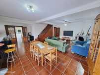 Moradia T5 com 2 garagens e jardim em  Mogadouro