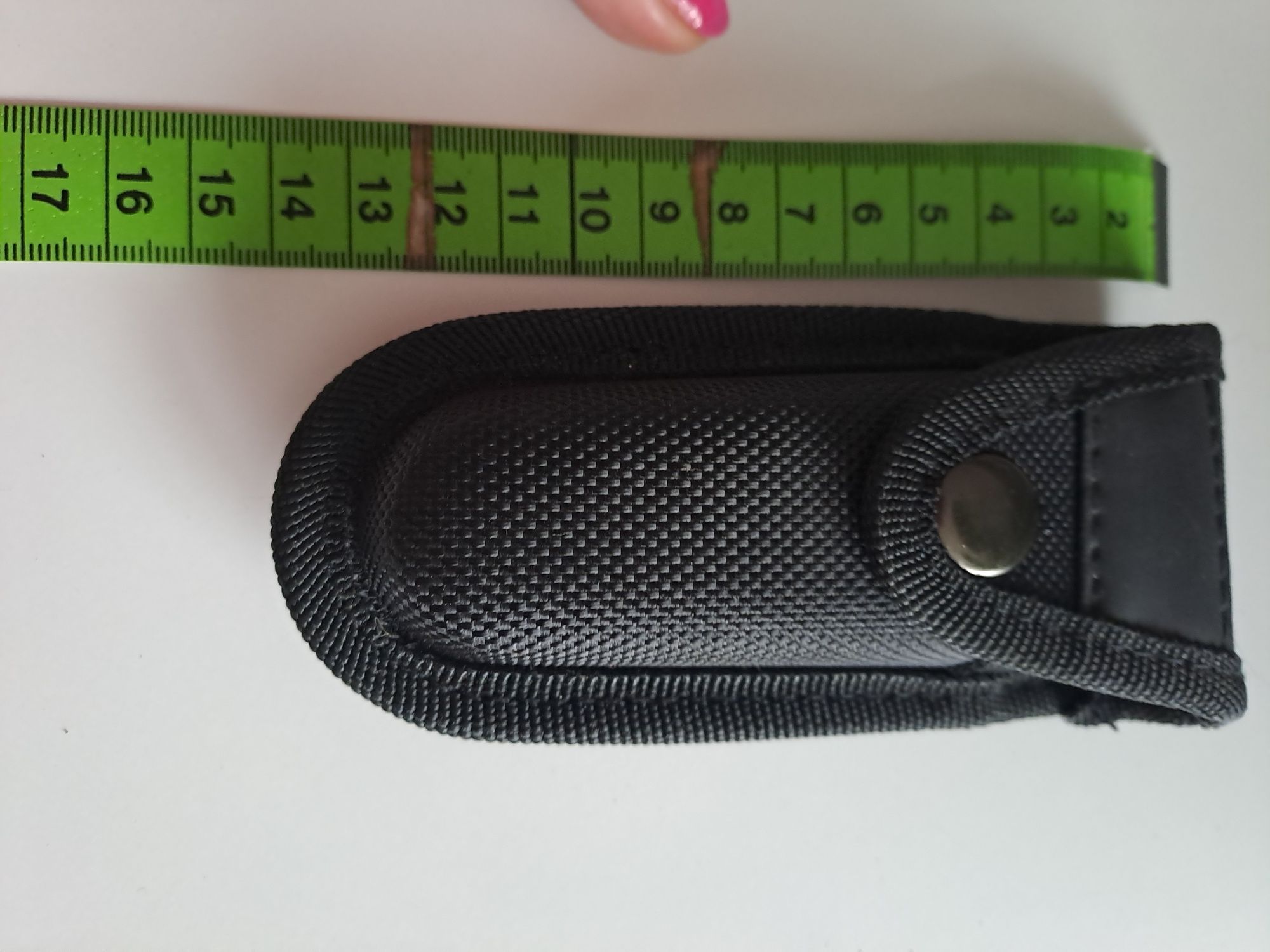 Czarny Scyzoryk w etui