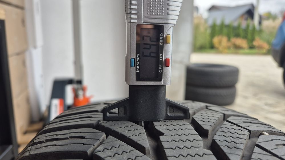 Sprzedam opony zimowe 215/60/R17