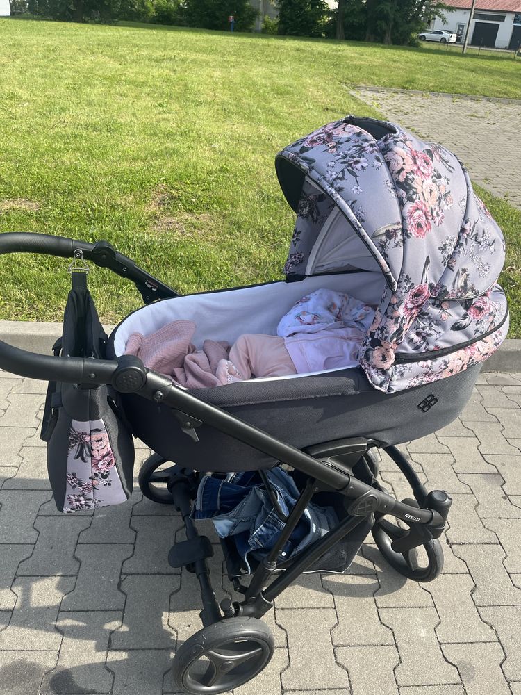 Sprzedam wozek dla dziewczynki Bebetto