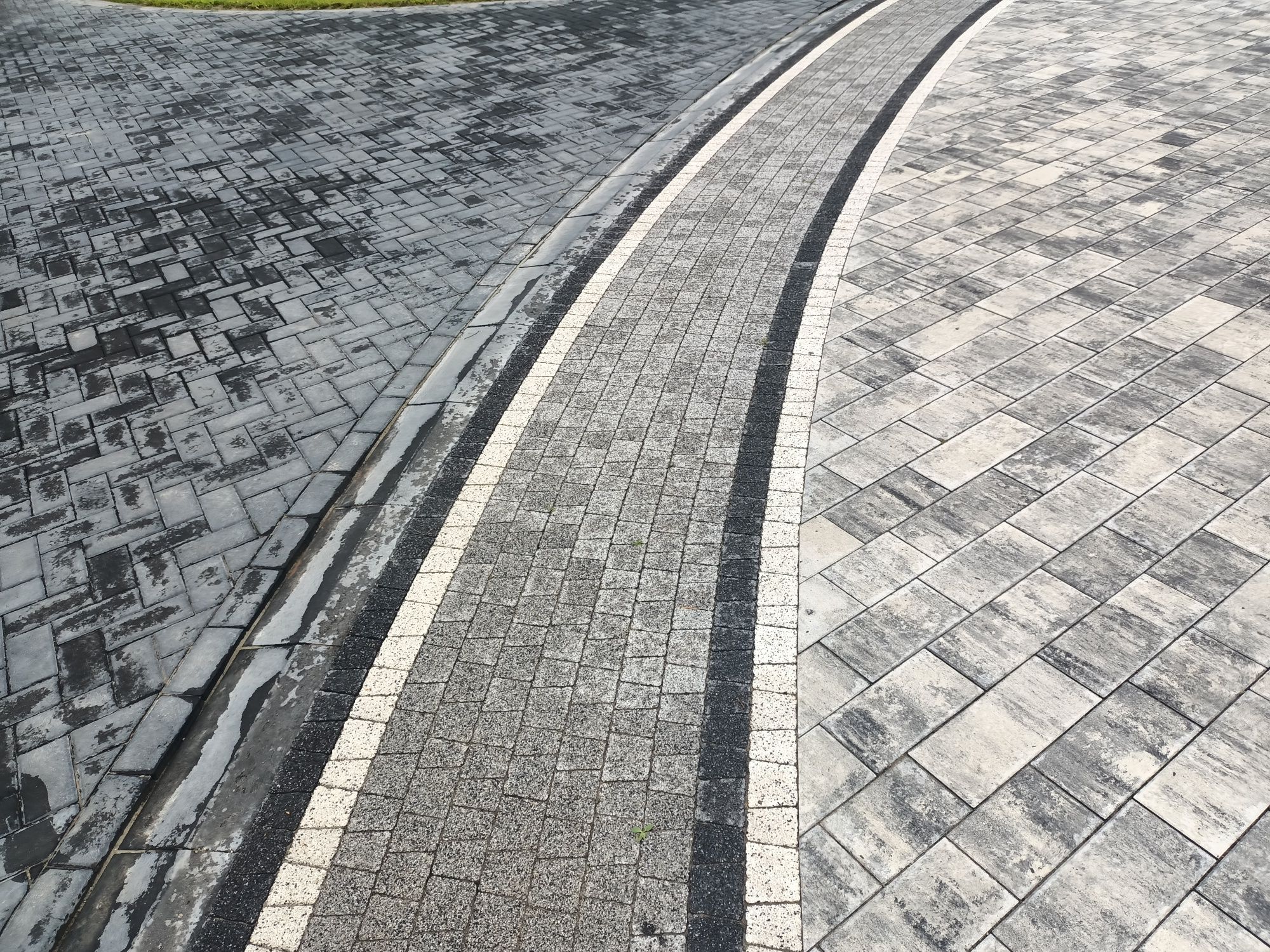 Układanie kostki brukowej  , usługi brukarskie , płyty fundamentowe