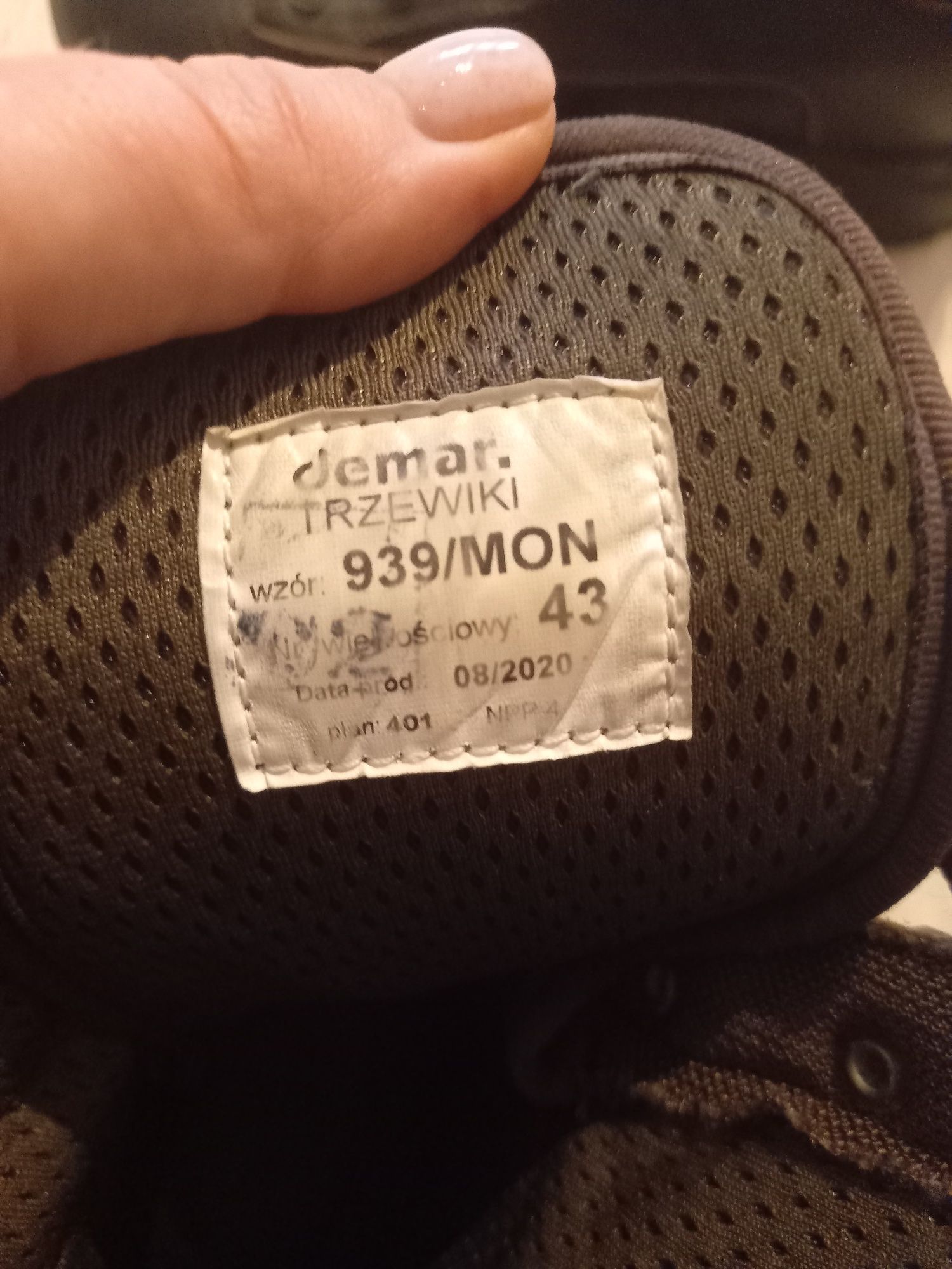 Sprzedam buty męskie (kupione do szkoły wojskowej jako mundur) rozmiar
