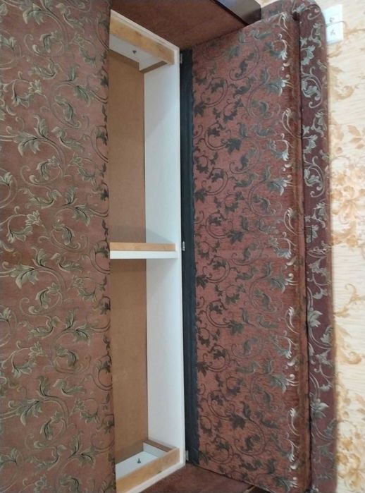 Продам диван в хорошому стані