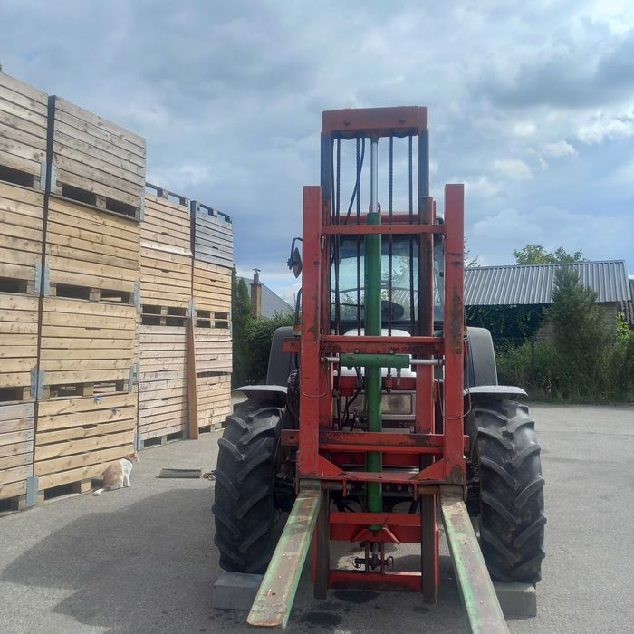 Podnośnik maszt do przodu ciągnika