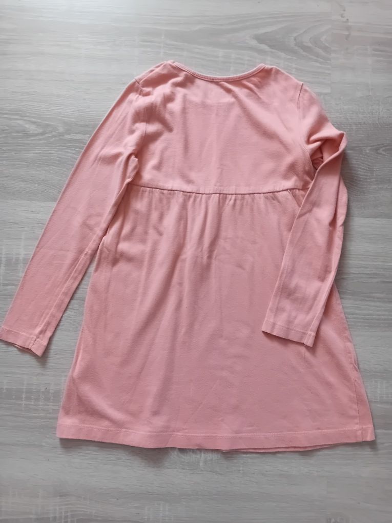 Różowa, bawełniana sukienka dla dziewczynki.  Rozmiar 110-116cm.
